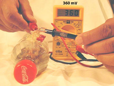 Creating electricity in a cola bottle